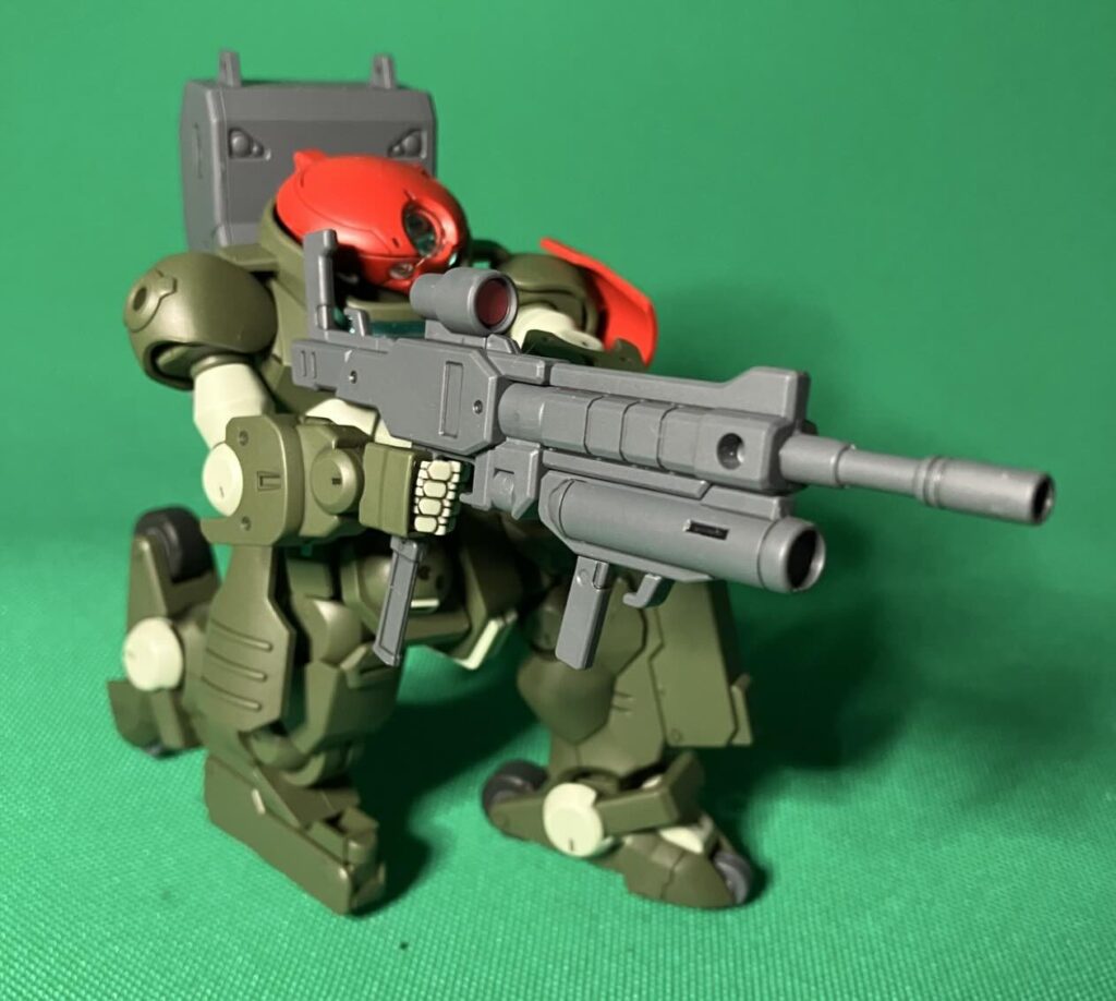 グリモアレッドベレー 完成品 膝立ち 射撃構え 右正面